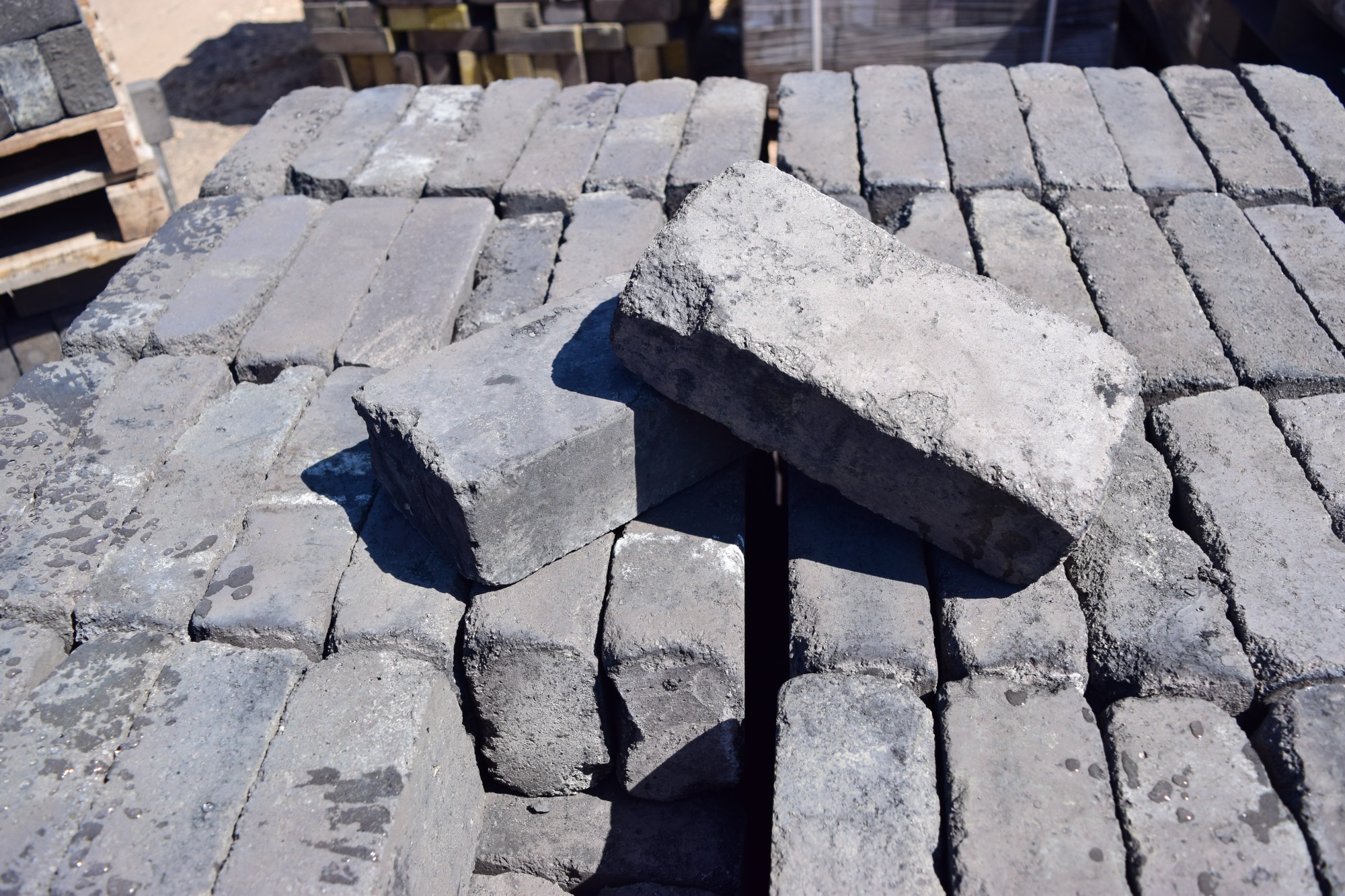 アンティークレンガ　黒　国産品